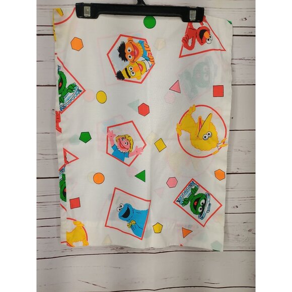 Sesame Street Kids Pillowcase Featuring Beloved Characters Big Bird Cookie Monst - Picture 2 of 9